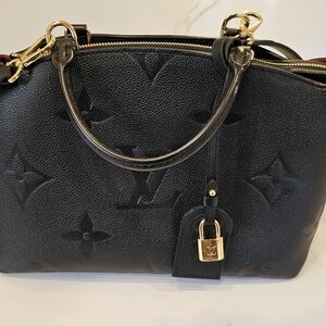 Louis Vuitton Petit Palais Black Leather Handbag